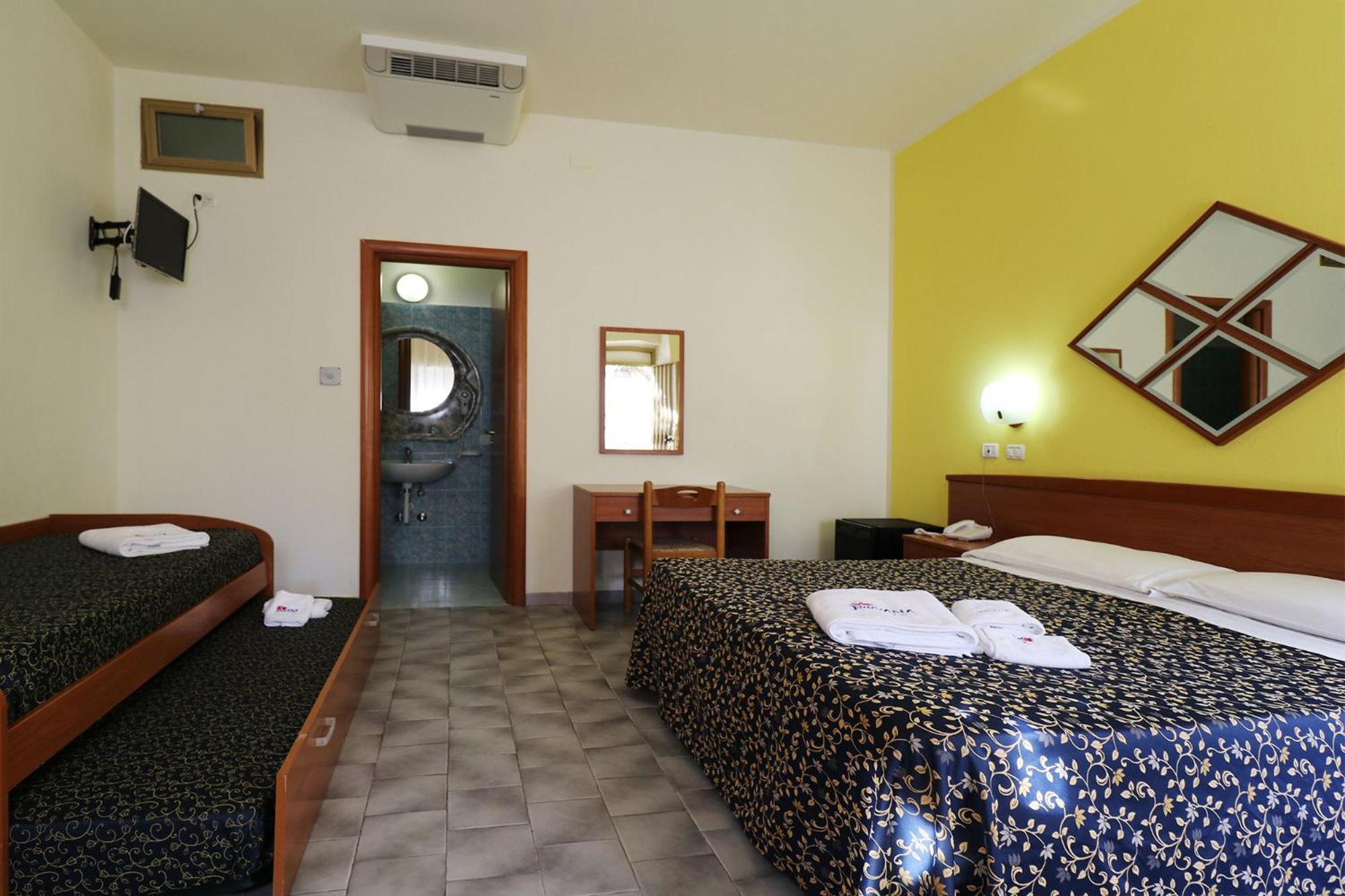 Nirvana Club Village Botricello Room photo