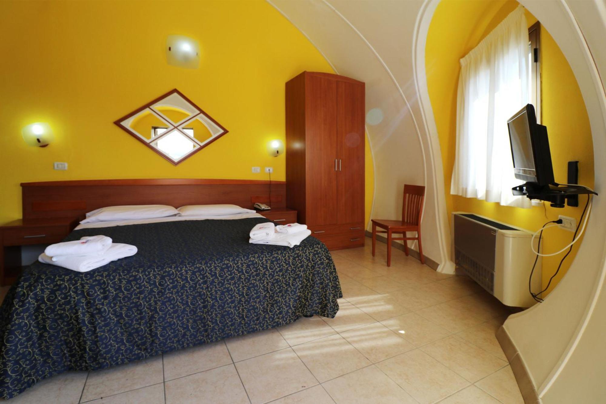 Nirvana Club Village Botricello Room photo