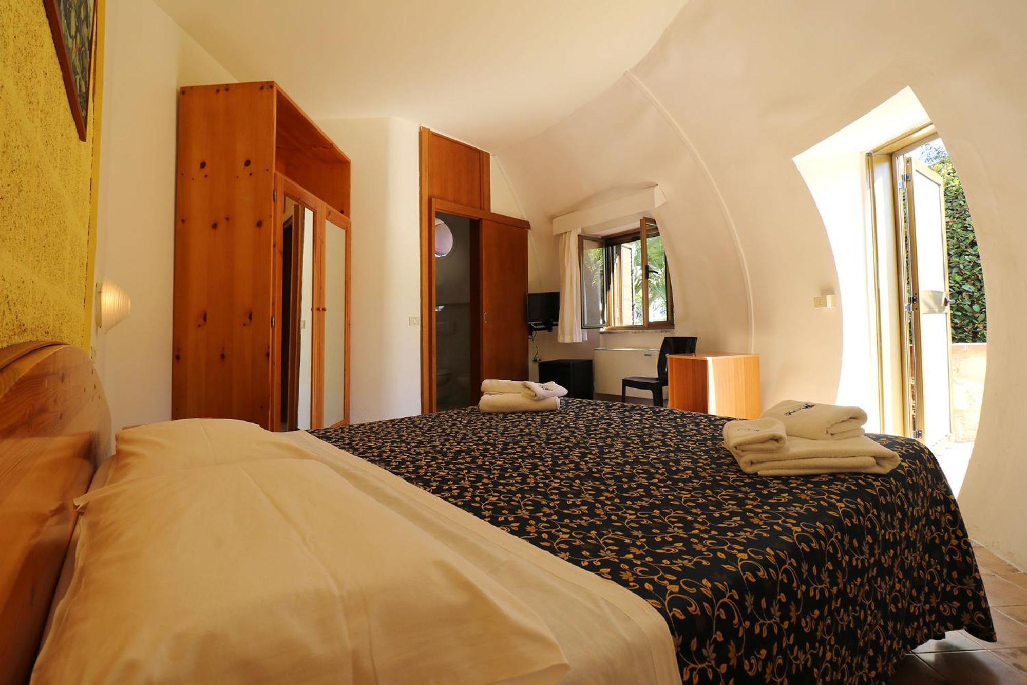 Nirvana Club Village Botricello Room photo